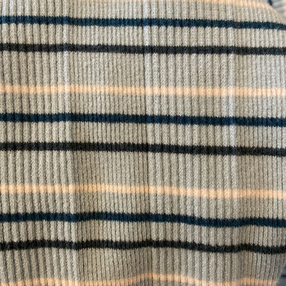 5/$10❤️❤️❤️Liz Claiborne Soft Ribbed Striped Crew Neck - Picture 5 of 5